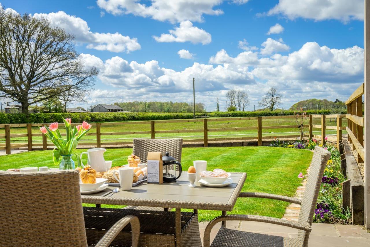 Brecks Farm - The Parlour *